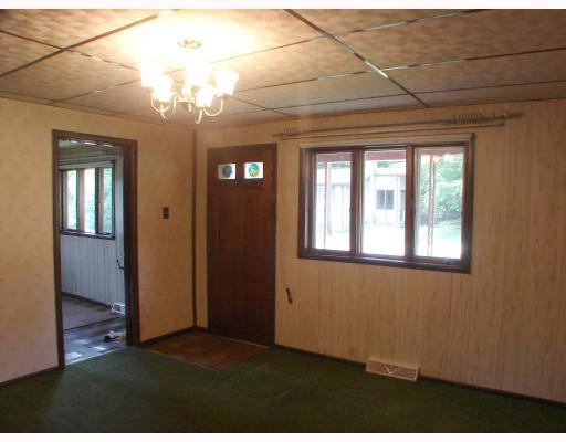 206 Bessemer Road Greensburg, PA 15601 - Photo 4 of 16 Living Room.
