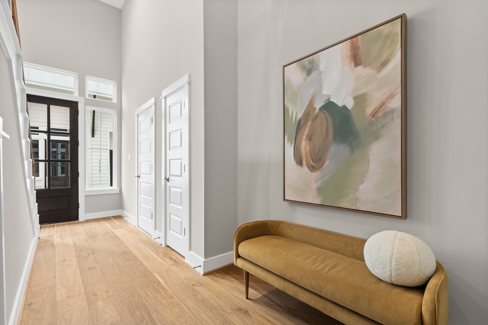 1195 West 19th Street Houston, TX 77008 - Photo 8 of 40 a bedroom with a bed and a painting on the wall