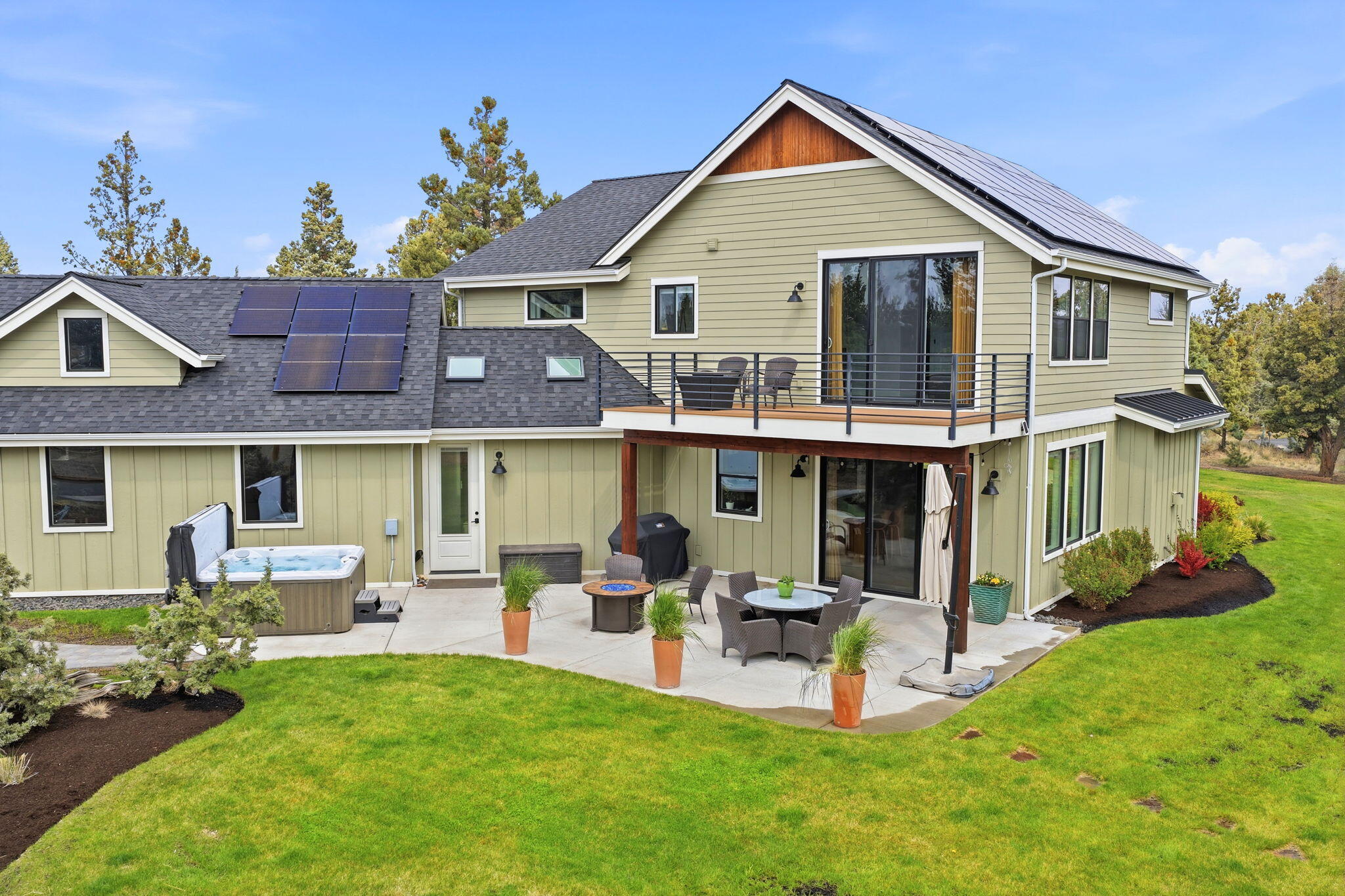 63557 Overtree Road Bend, OR 97701 - Photo 62 of 94 92-web-or-mls-Riley_Visuals_014_Drone