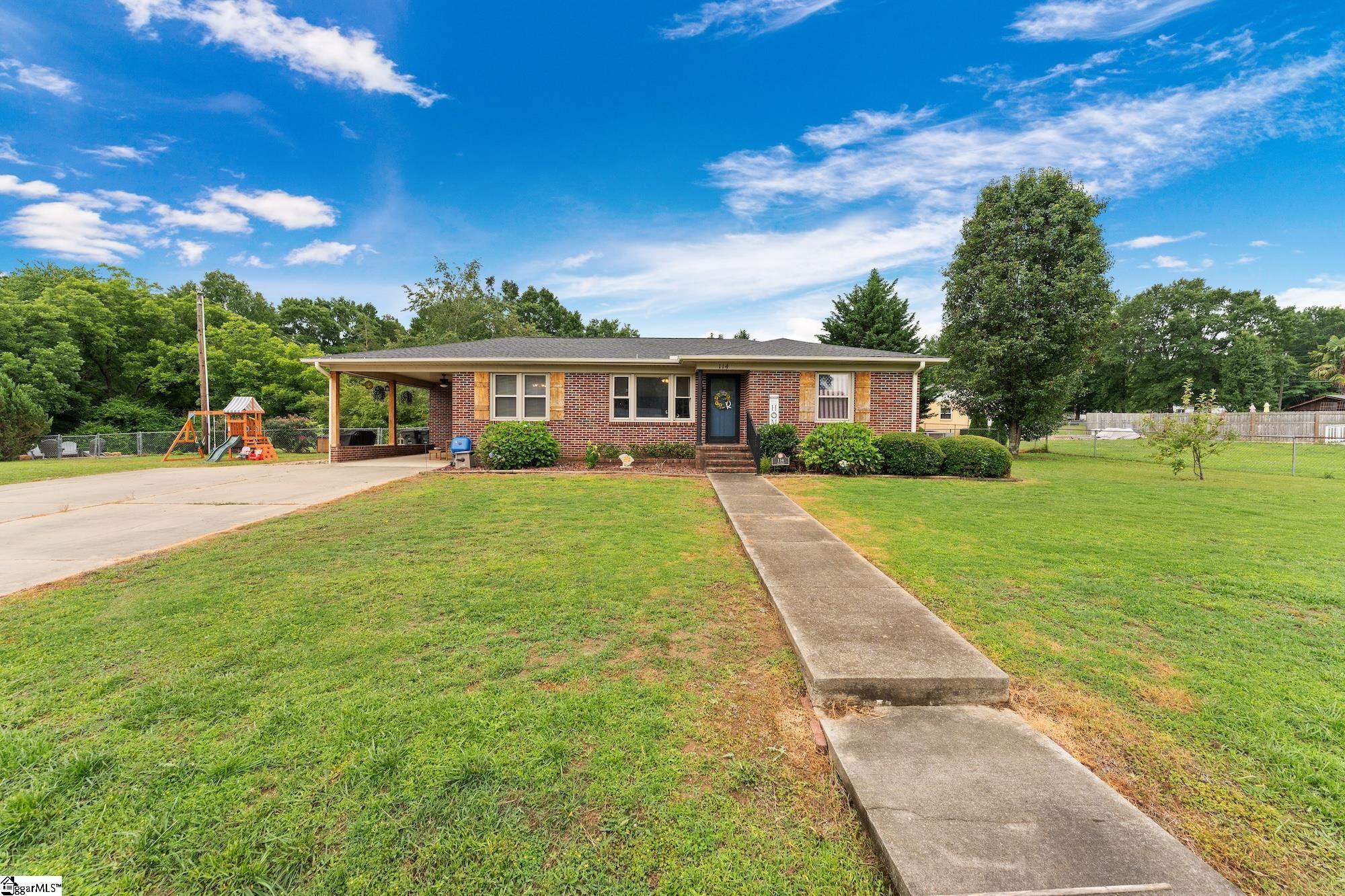 114 1st Street Central, SC 29630 - Photo 2 of 33