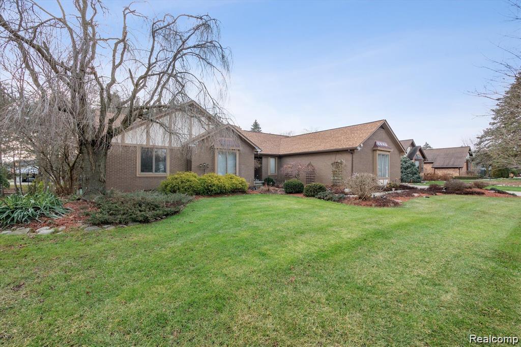 2411 Lassiter Drive Rochester Hills, MI 48309 - Photo 1 of 48