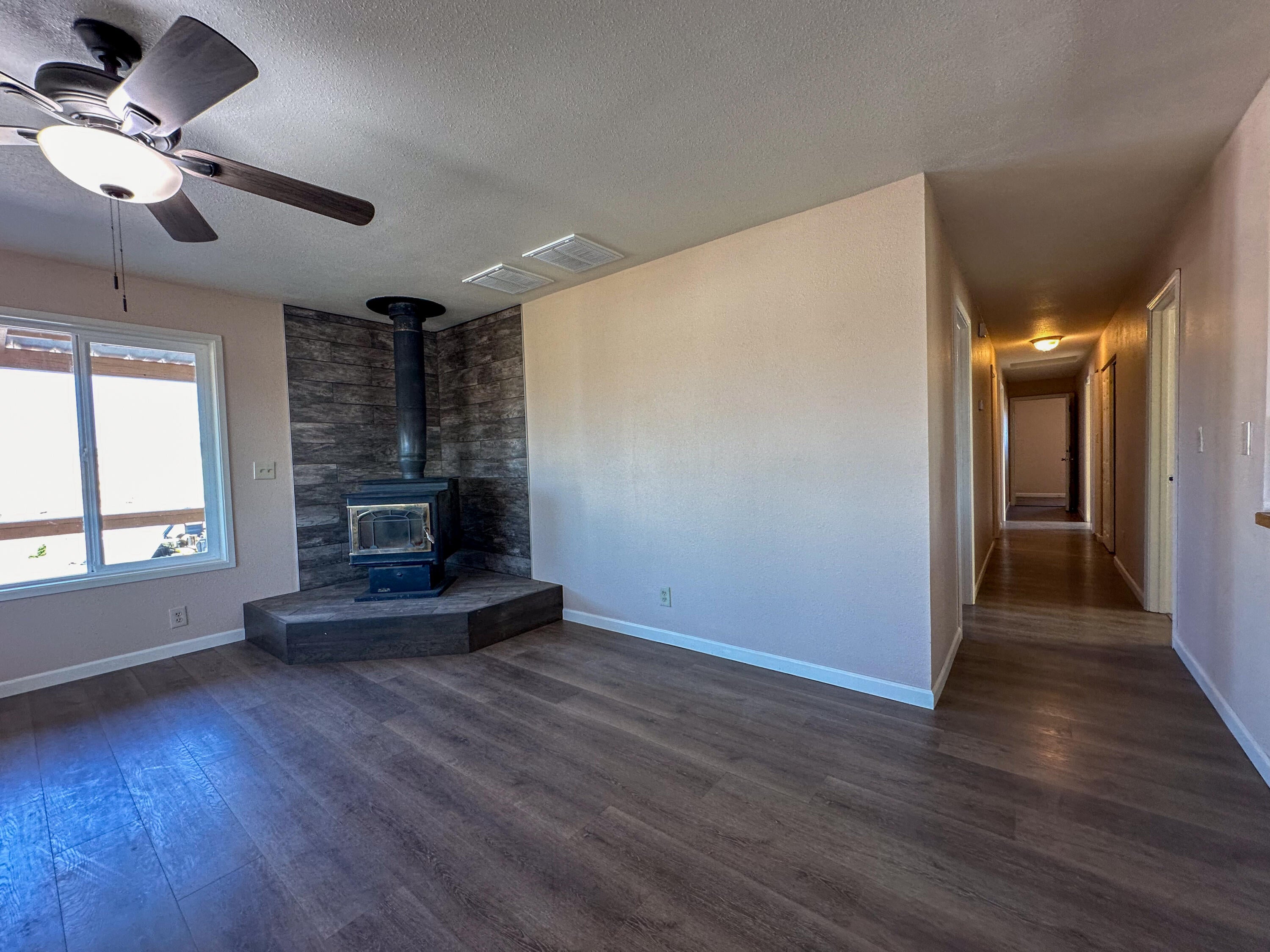 23939 Yellow Jacket Springs Road Beatty, OR 97621 - Photo 14 of 72 Living Room
