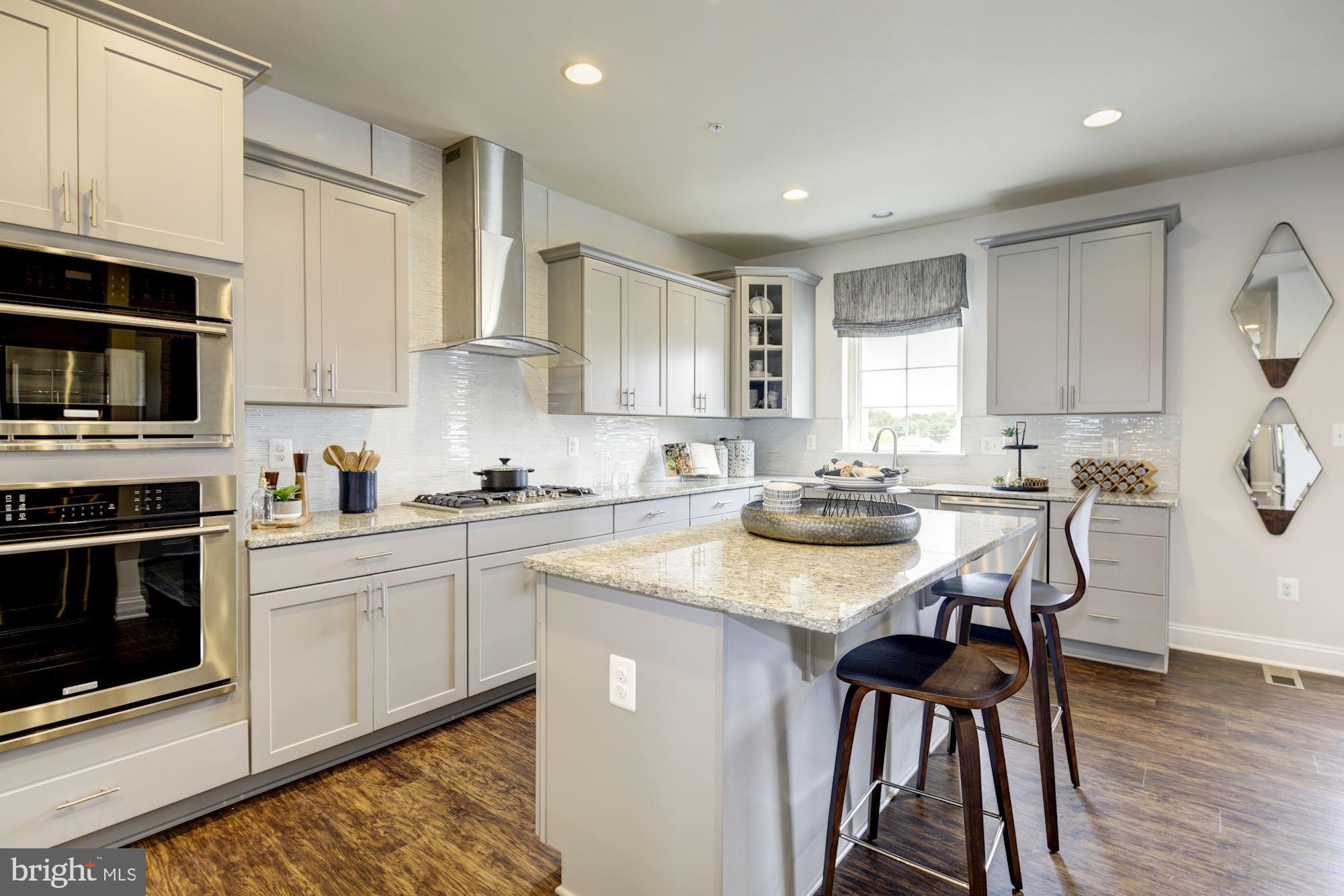 Open Kitchen to Family Room & Dining Room