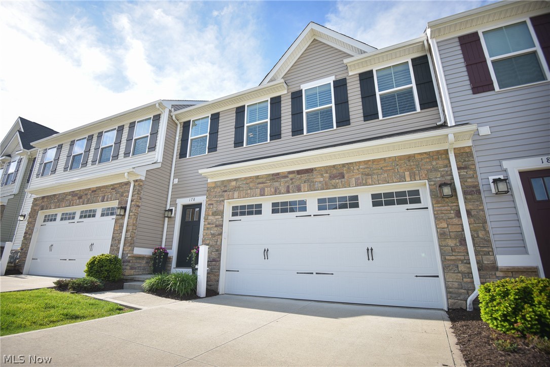 178 Topsail Drive Medina, OH 44256 - Photo 2 of 47 Gallery Image 2