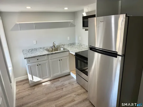 $1,500 | 78 McKinley Avenue, Unit 3, Norwich, CT 06360