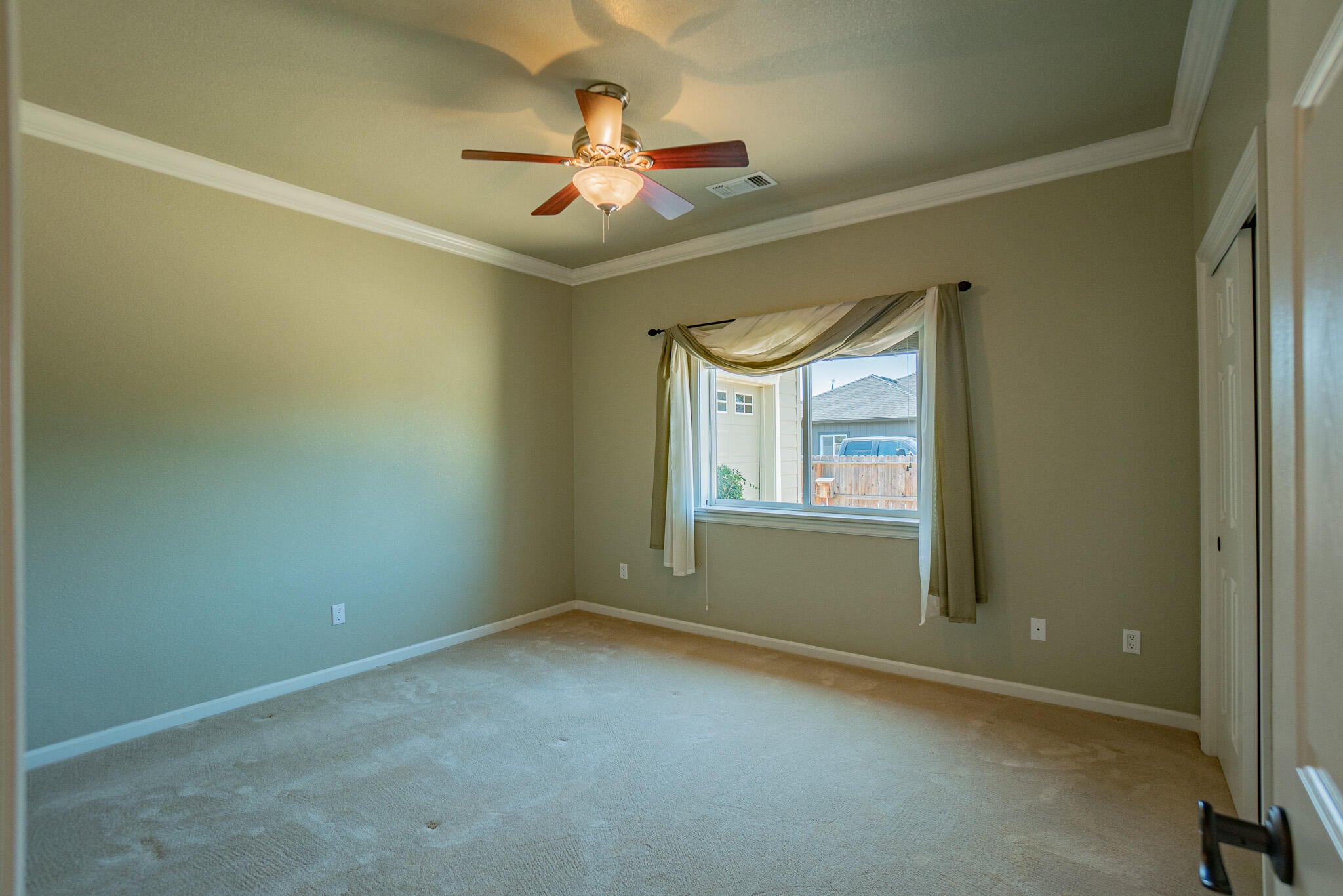 2329 Rabun Way Central Point, OR 97502 - Photo 26 of 40 DSC04214-HDR-2