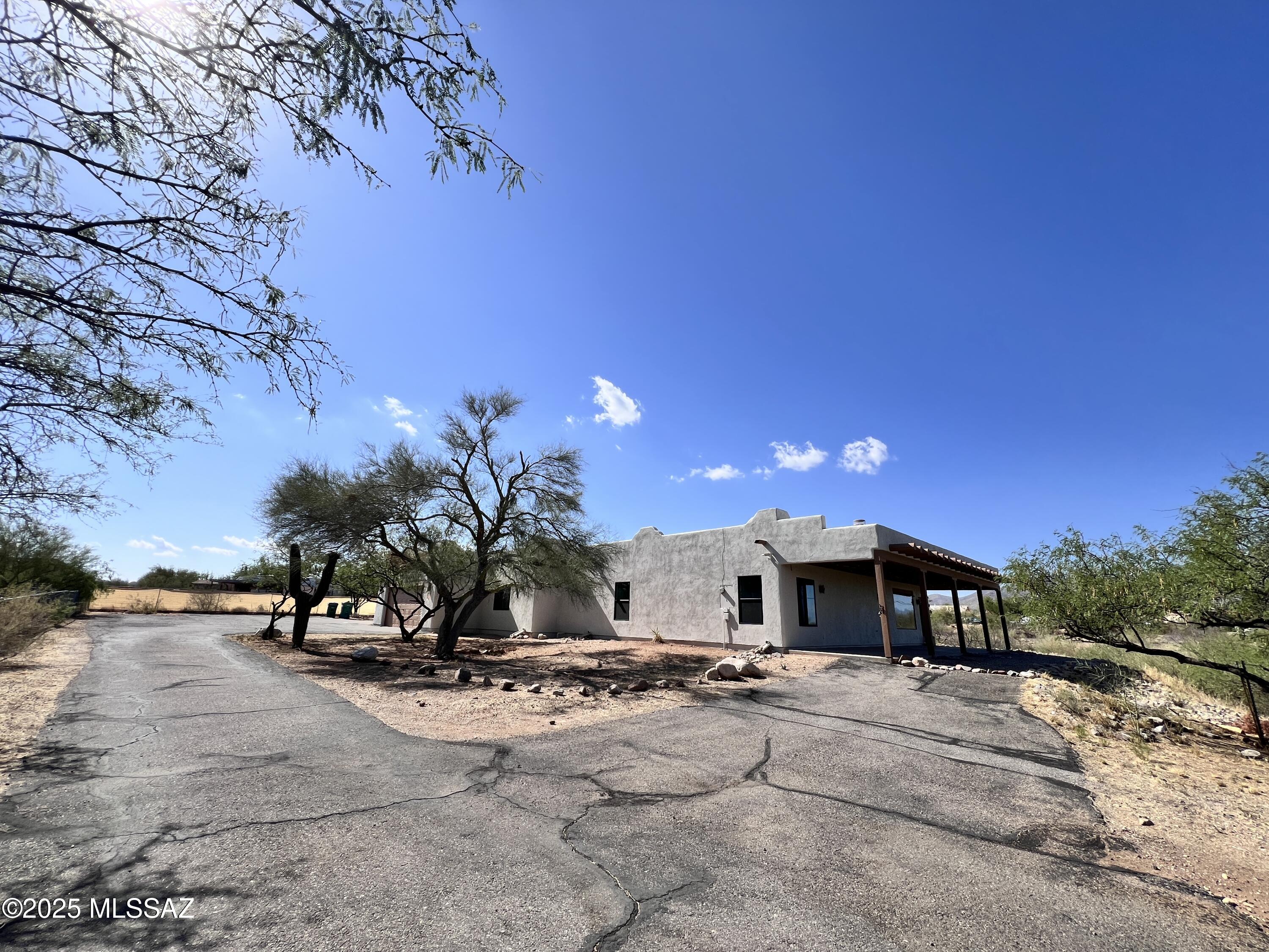 1040 North Wentworth Road Vail, AZ 85641 - Photo 2 of 39 IMG_0446