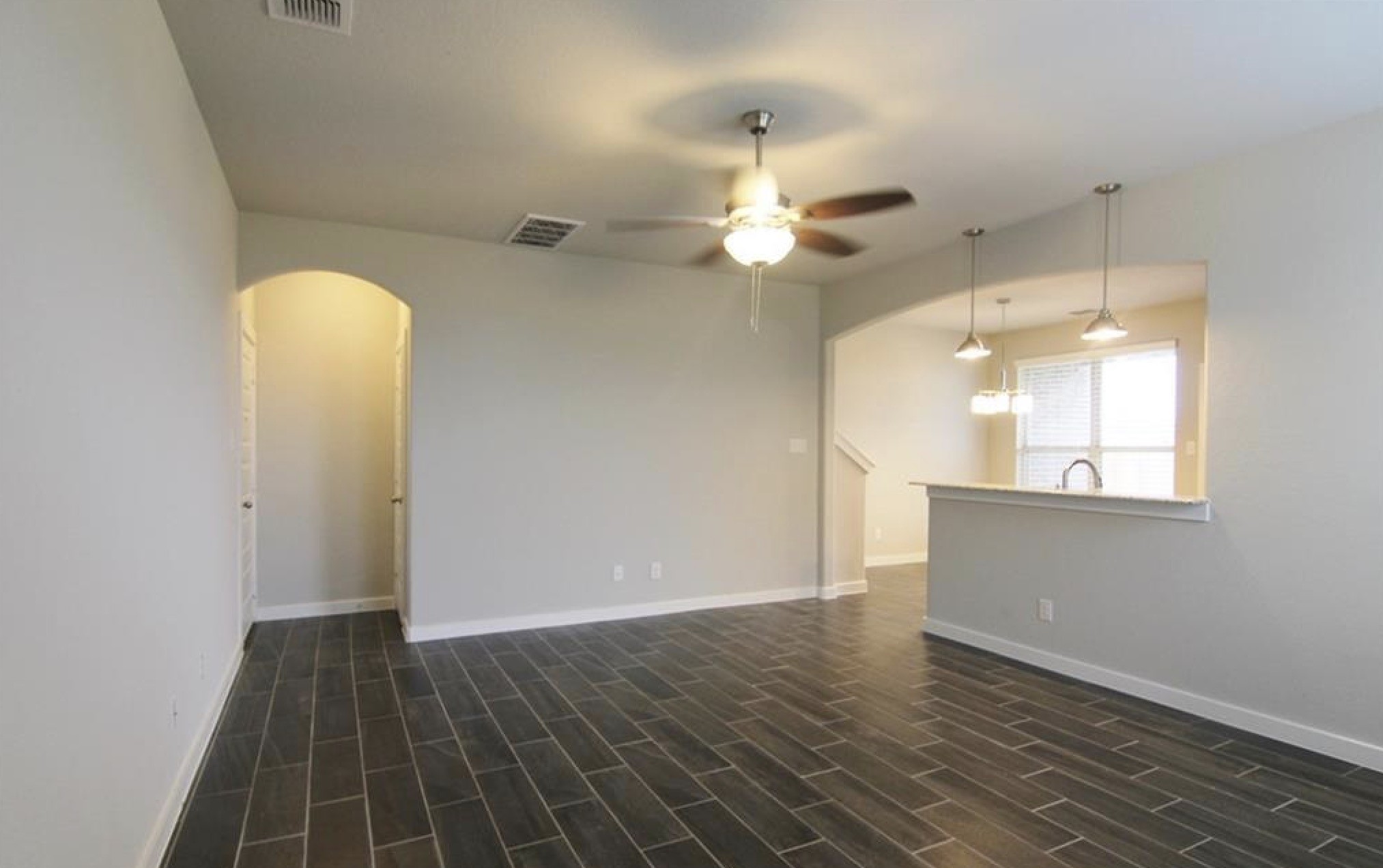 146 Parkgate Street, Unit B Conroe, TX 77304 - Photo 3 of 11 Gallery Image 3