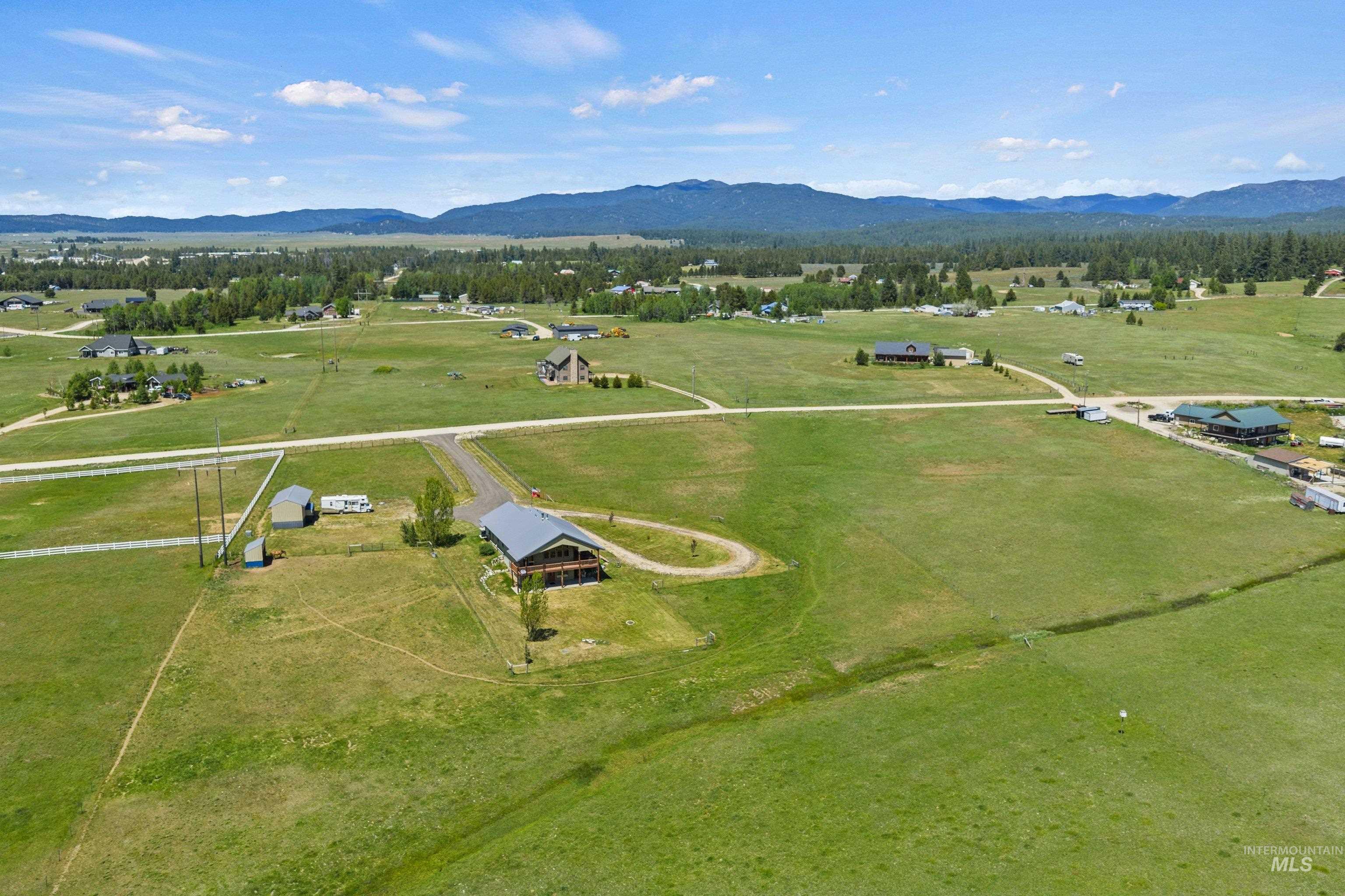 136 Goslin Loop Cascade, ID 83611 - Photo 10 of 50
