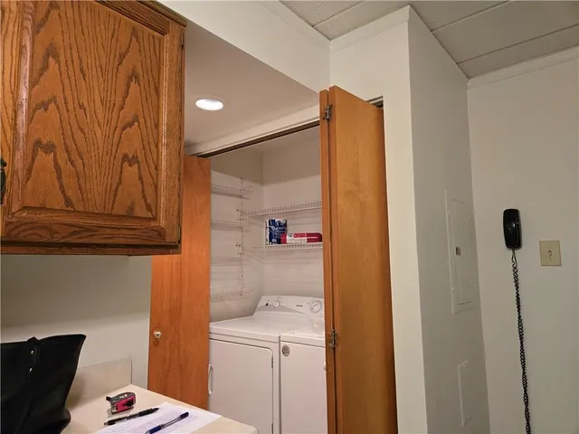 a view of a livingroom with furniture