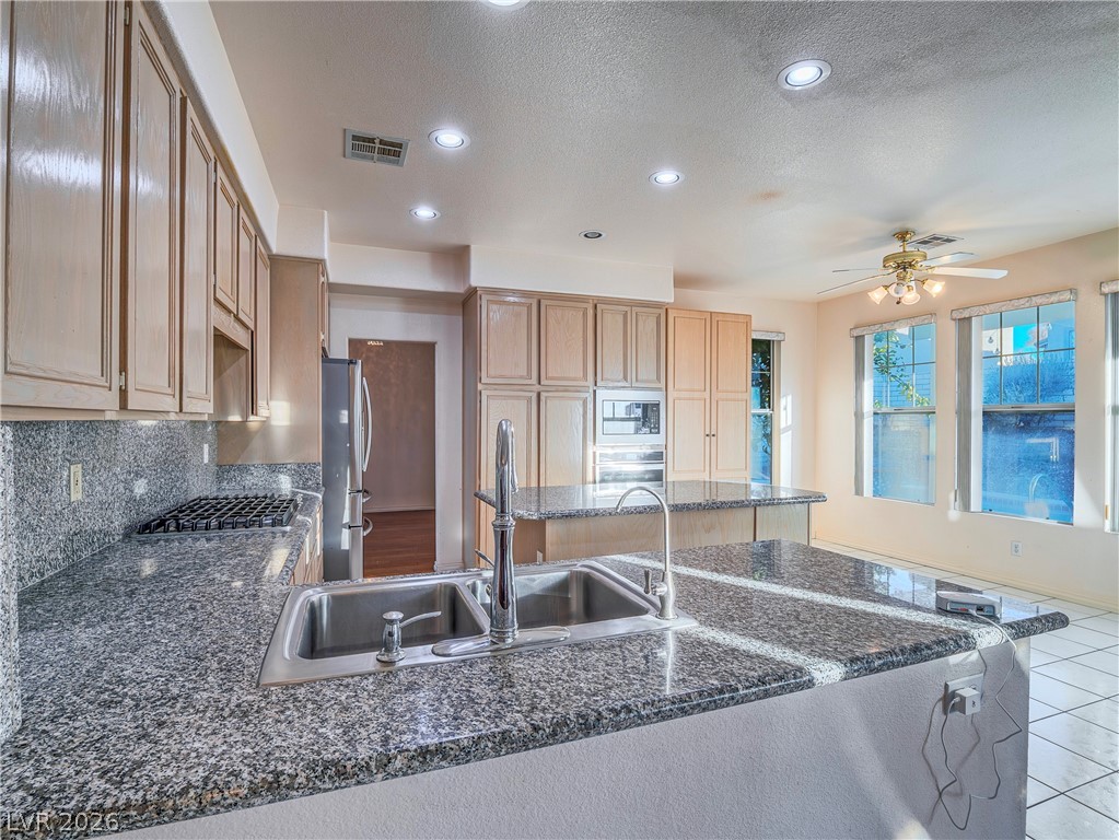 2511 Hacker Drive Henderson, NV 89074 - Photo 9 of 41