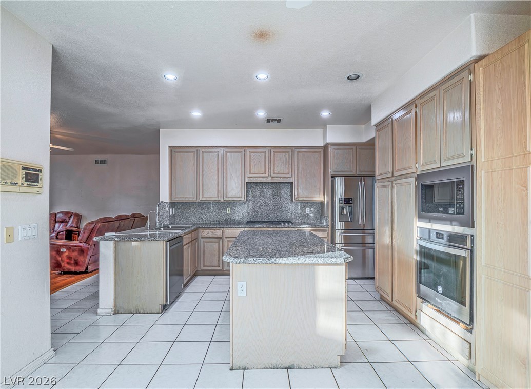 2511 Hacker Drive Henderson, NV 89074 - Photo 10 of 41