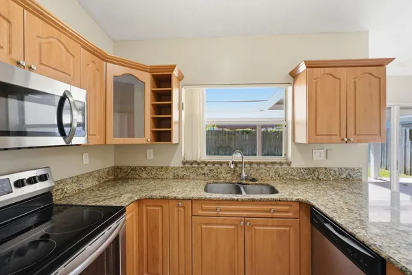 $529,900 | 14490 Southwest 174th Terrace, Miami, FL 33177