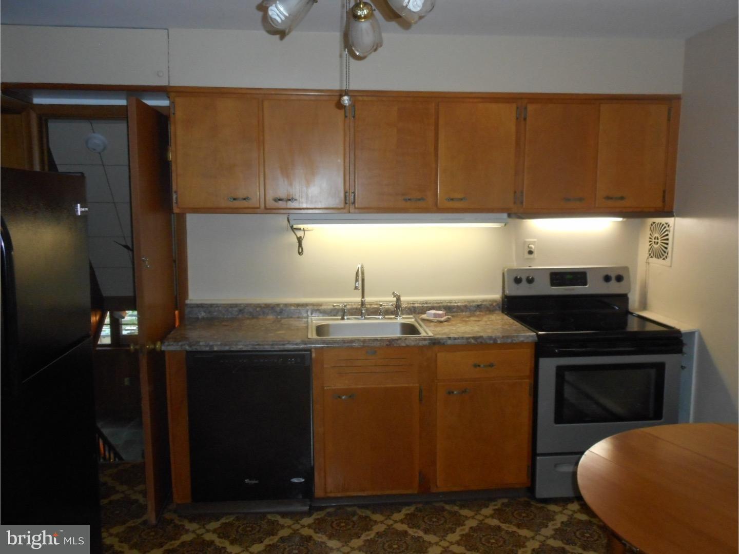 1380 Old Ford Road Huntingdon Valley, PA 19006 - Photo 8 of 16 Kitchen