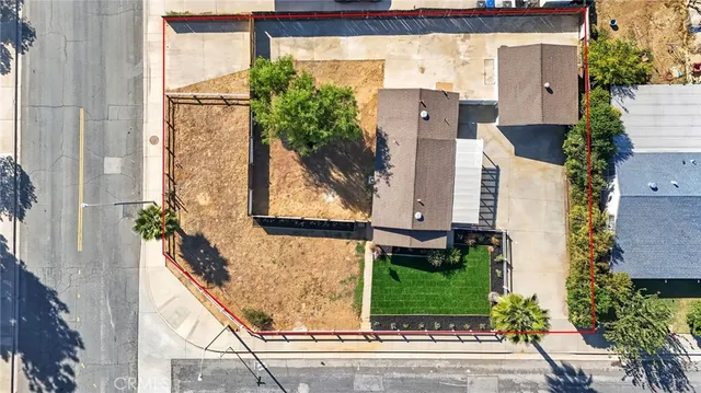 a view of a house with outdoor space