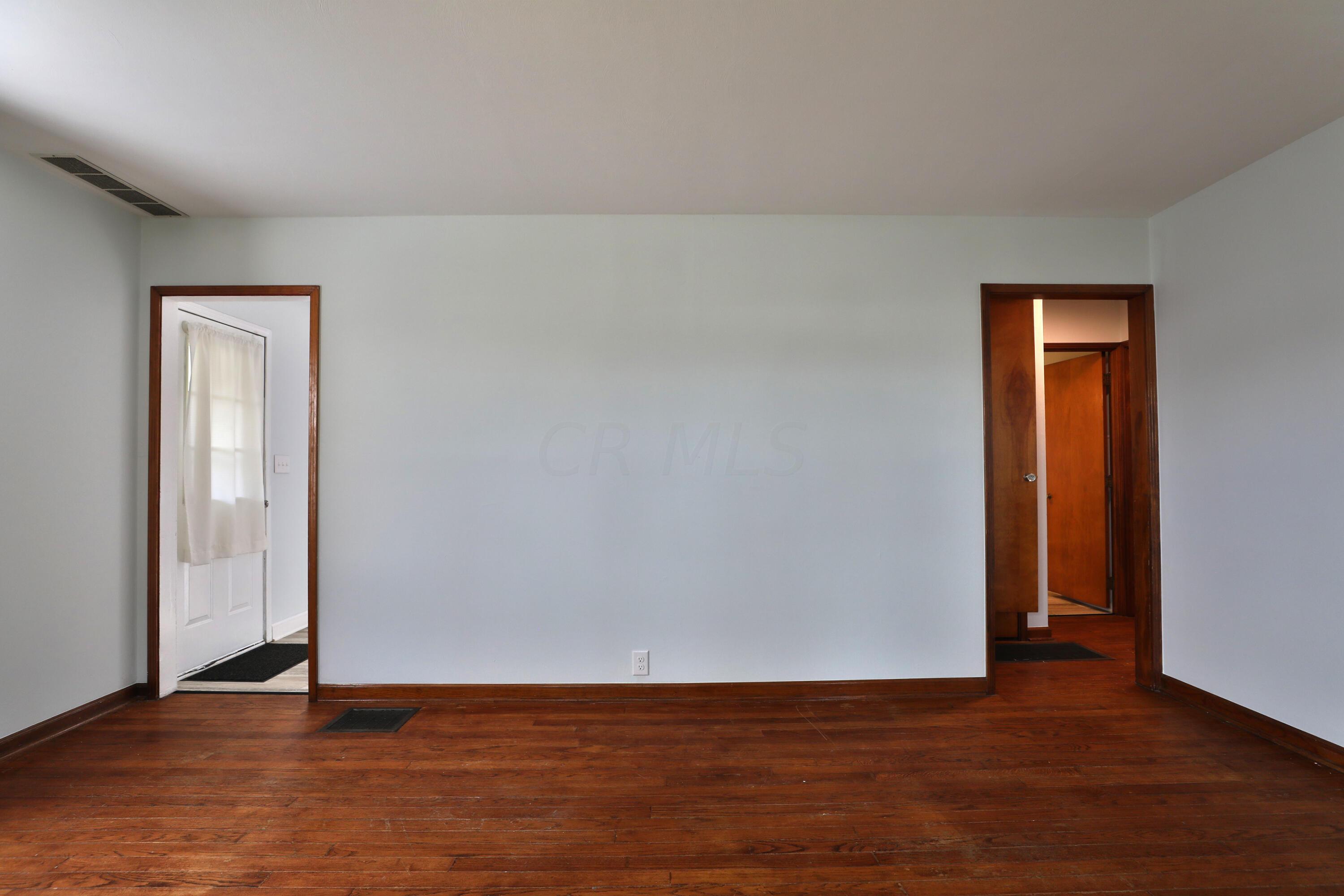 685 South Ashburton Road Columbus, OH 43213 - Photo 7 of 37 685-Ashburton-07