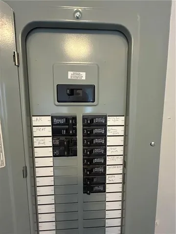 $379,900 | 102 West Lawrence Street, Kearney, MO 64060