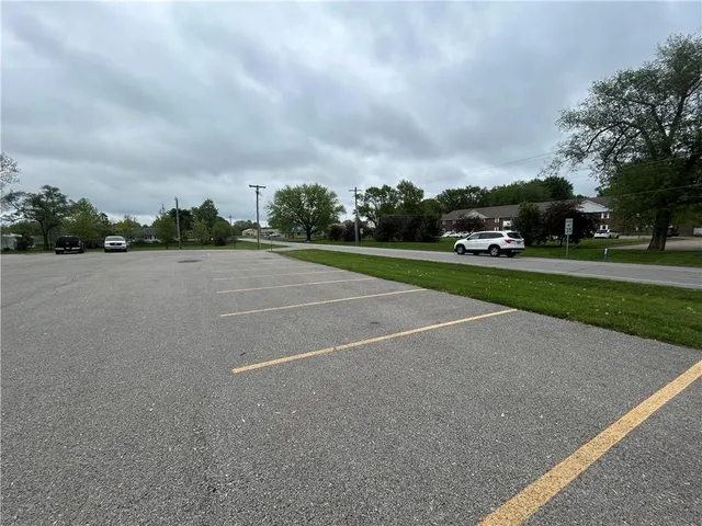 $379,900 | 102 West Lawrence Street, Kearney, MO 64060