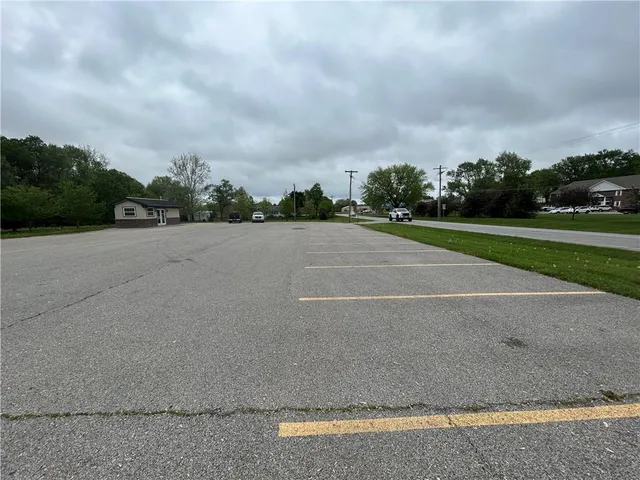 $379,900 | 102 West Lawrence Street, Kearney, MO 64060