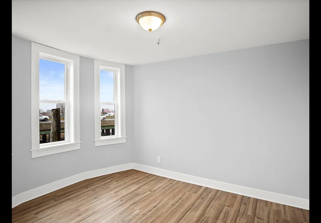 2 Redfield Street, Unit 3 Boston, MA 02122 - Photo 5 of 11