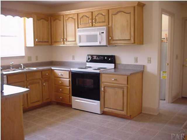 5626 Northrop Road Milton, FL 32570 - Photo 3 of 4 Kitchen