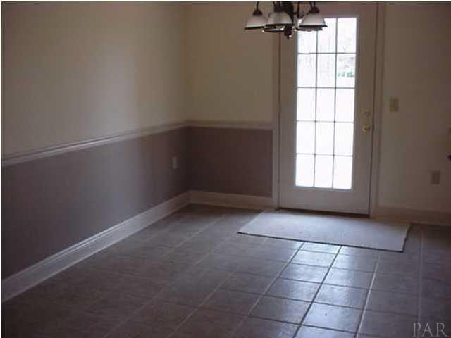 5626 Northrop Road Milton, FL 32570 - Photo 4 of 4 Tiled Foyer Entry