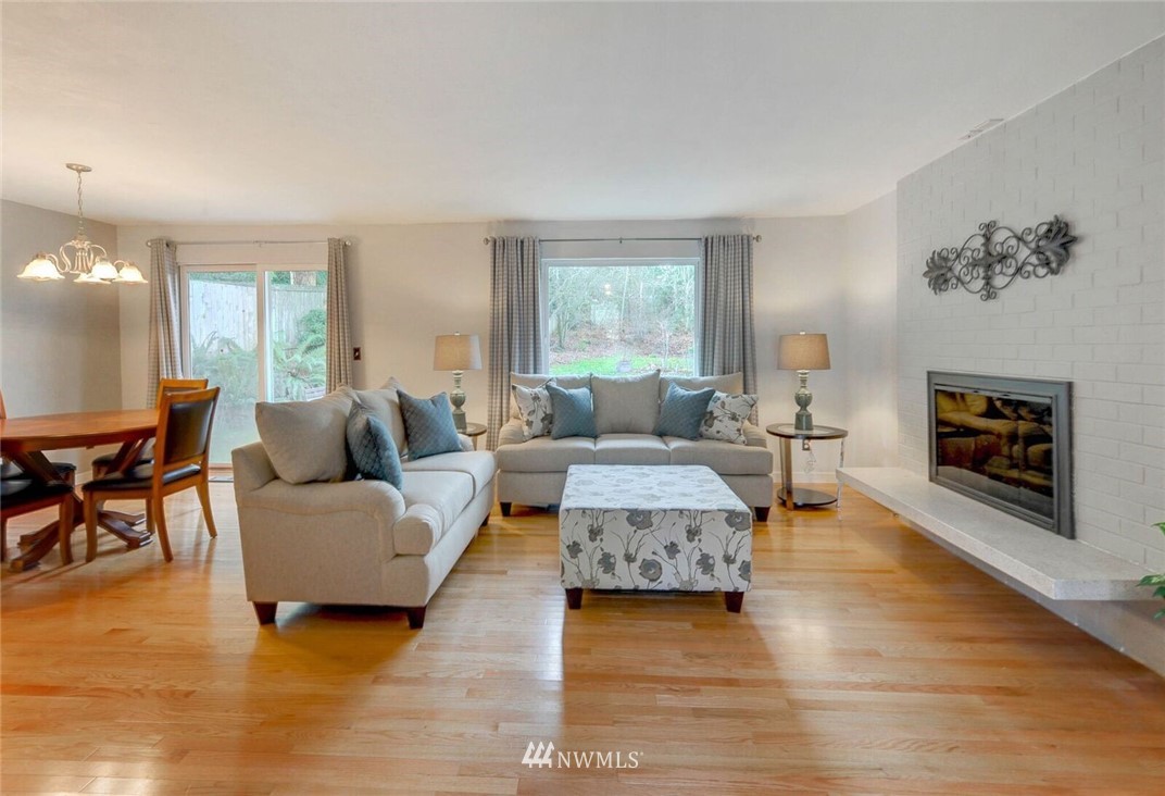 22024 Meridian Avenue South Bothell, WA 98021 - Photo 3 of 14