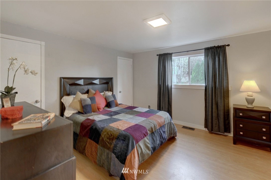 22024 Meridian Avenue South Bothell, WA 98021 - Photo 6 of 14