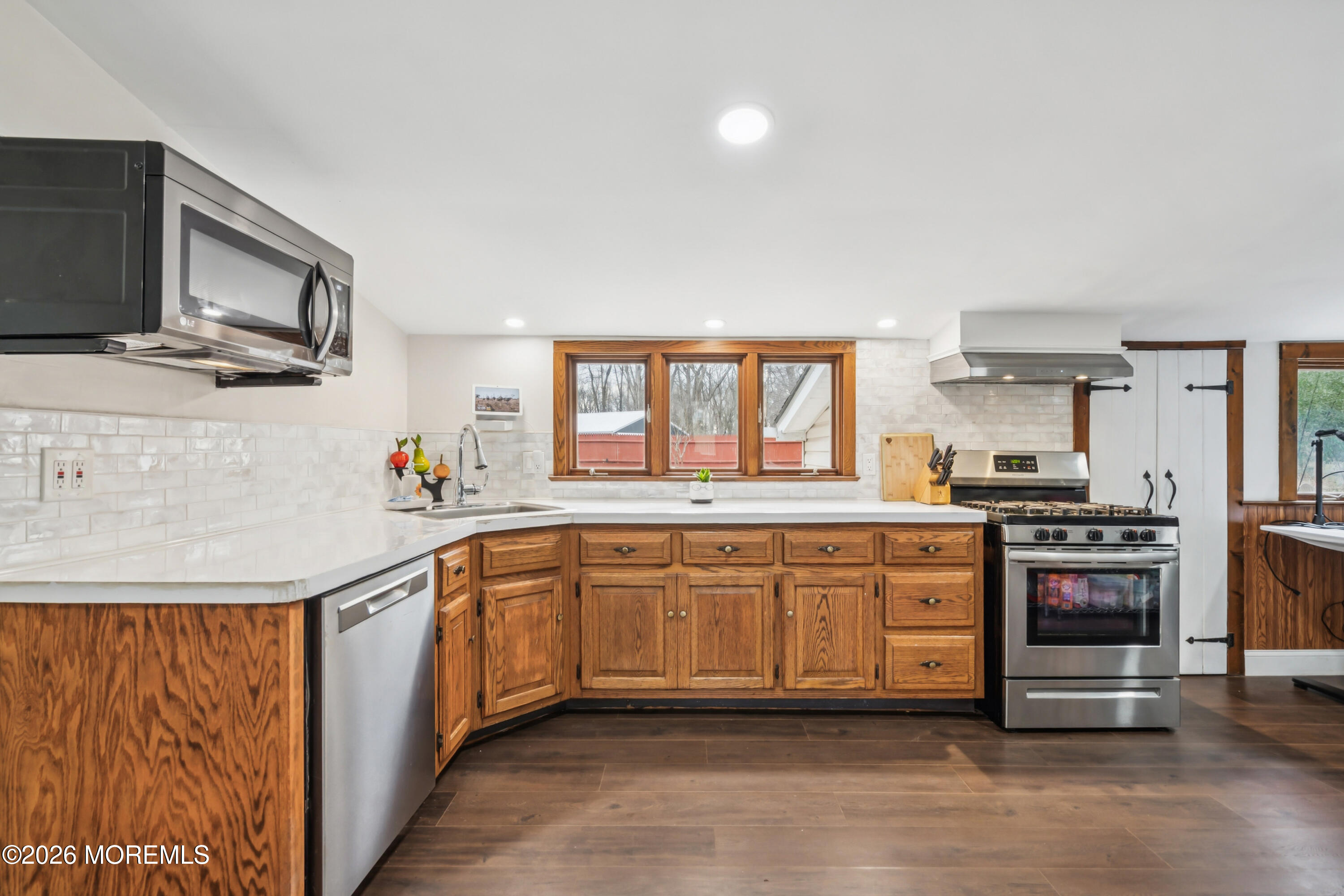 505 West Farms Road Howell, NJ 07731 - Photo 8 of 25 10