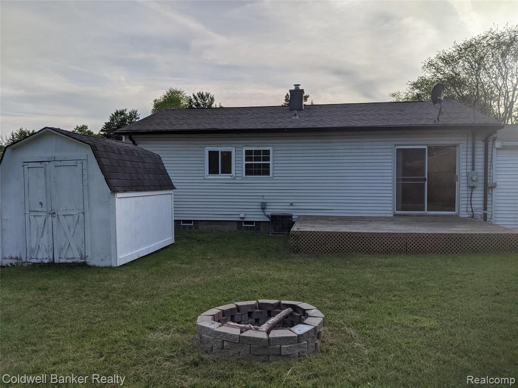 3693 Queensbury Road Lake Orion, MI 48359 - Photo 2 of 24