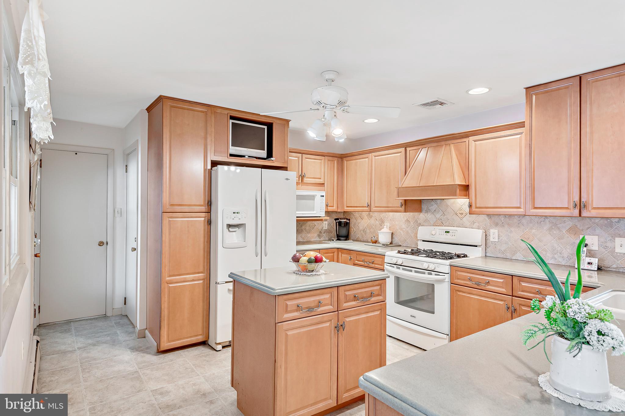 4524 Coventry Road Harrisburg, PA 17109 - Photo 8 of 35 Gallery Image 8