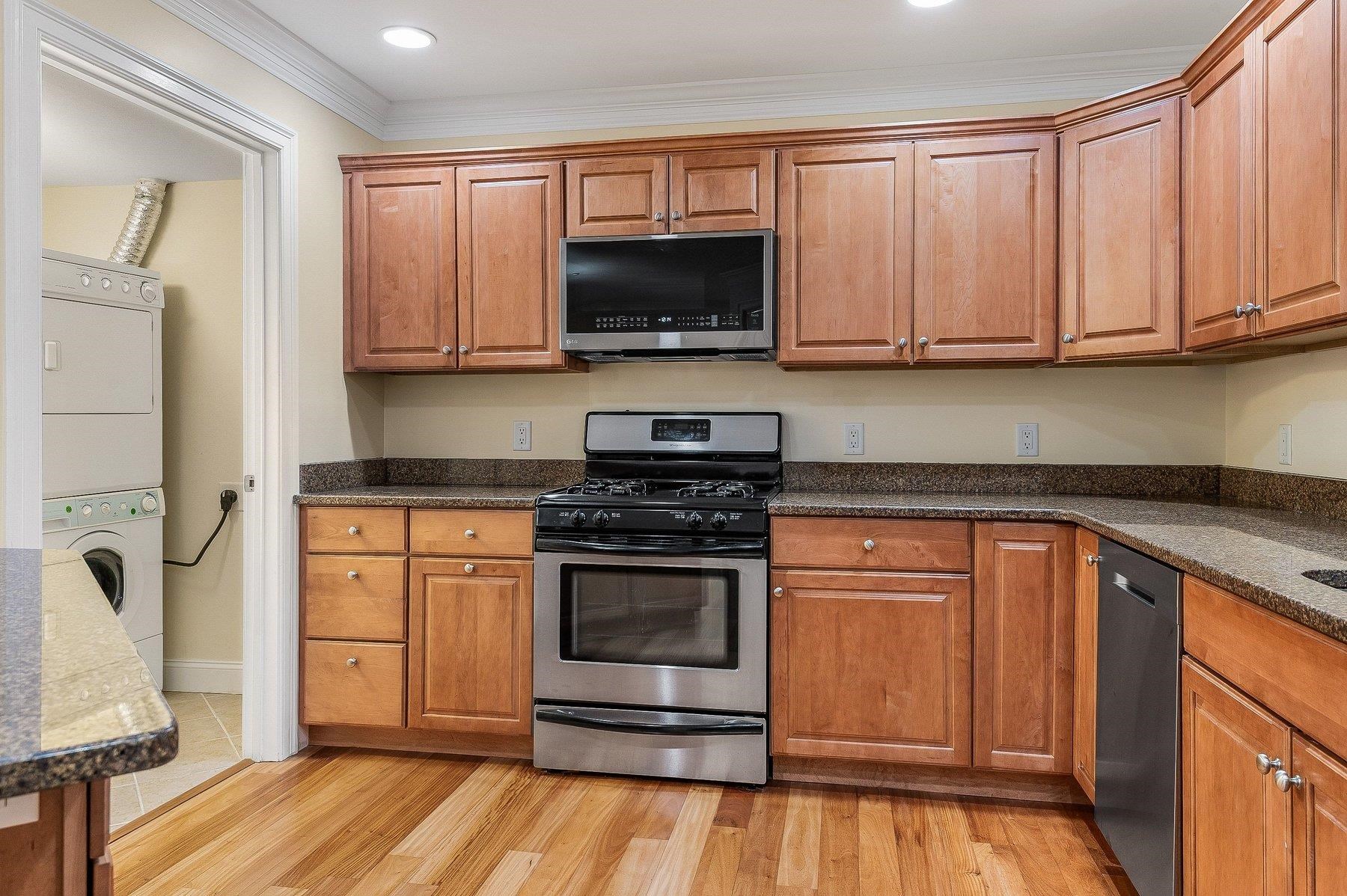 437 Winnacunnet Road, Unit 103 Hampton, NH 03842 - Photo 11 of 36