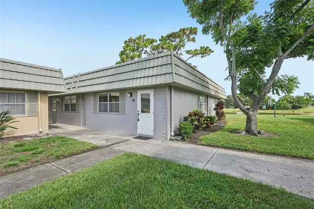 $91,000 | 201 Kings Boulevard, Unit 19, Sun City Center, FL 33573