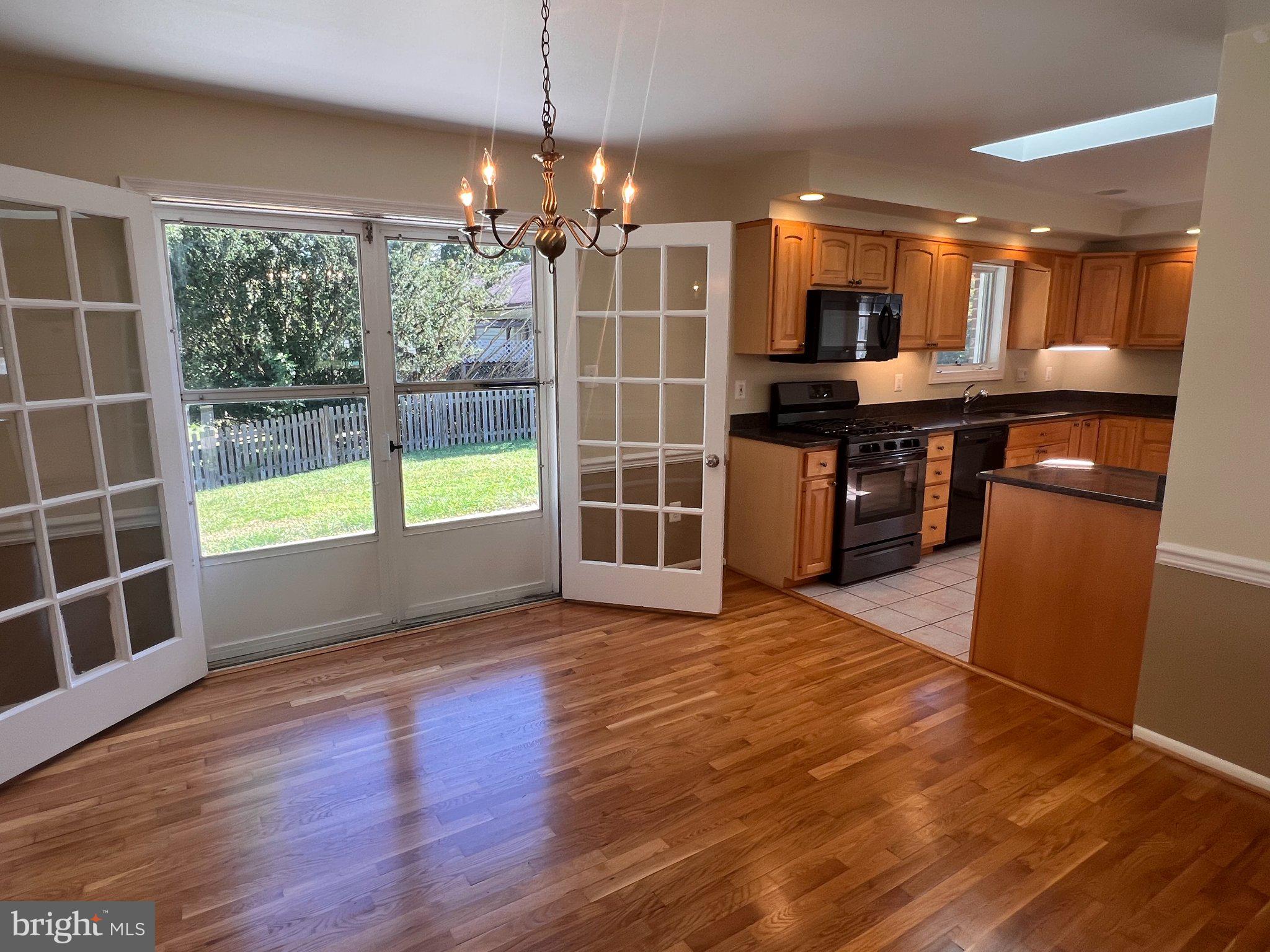 19001 Bloomfield Road Olney, MD 20832 - Photo 2 of 54 Gallery Image 2