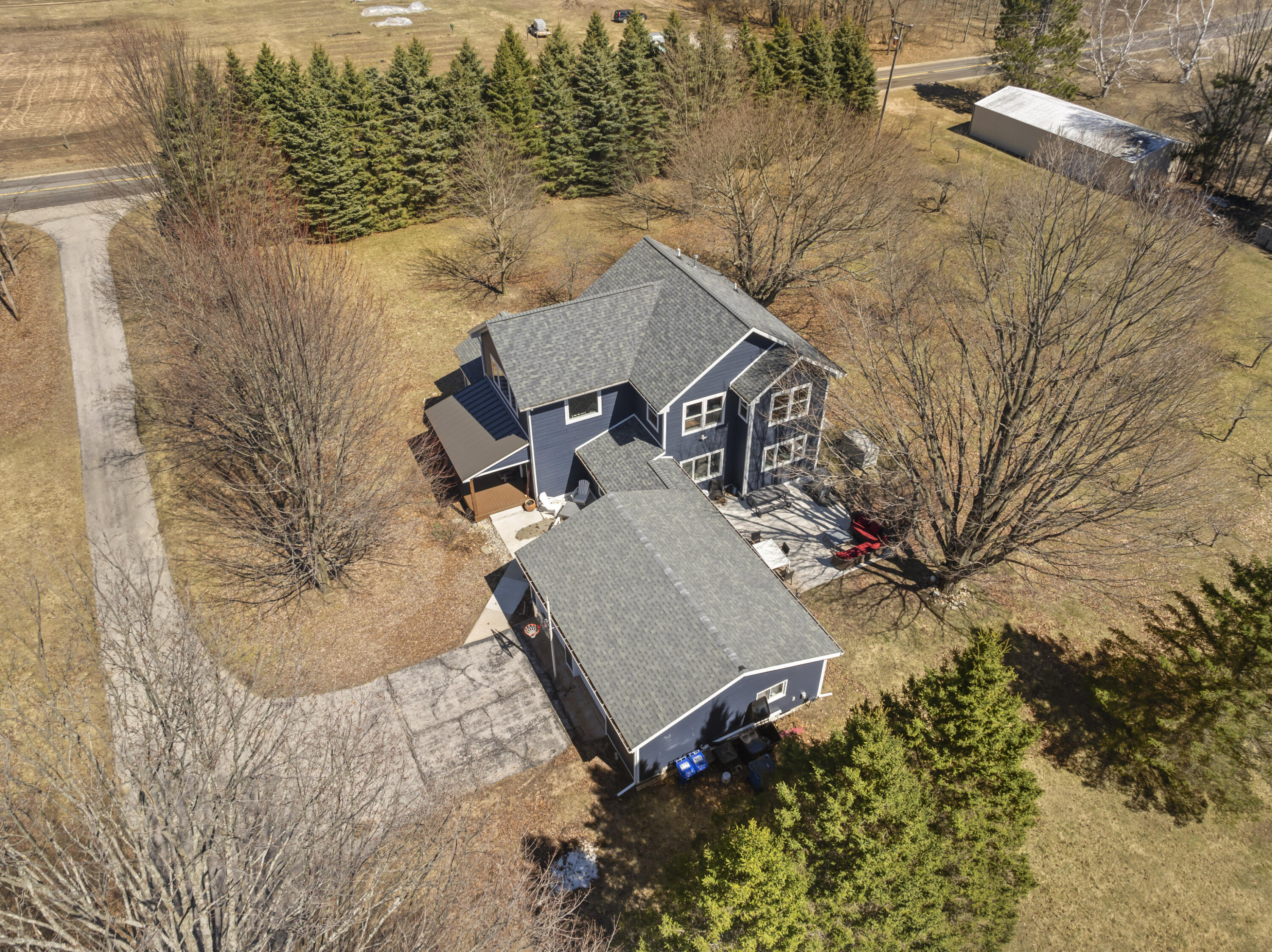 4457 Maidens Road Onekama, MI 49675 - Photo 50 of 56 DJI_20260409130145_0105_D