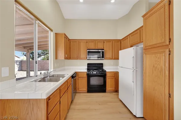 $1,995 | 9632 Bending River Avenue, Las Vegas, NV 89129