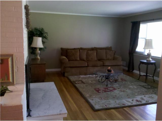 3841 Walhaven Road Columbus, OH 43220 - Photo 3 of 8 Gallery Image 3