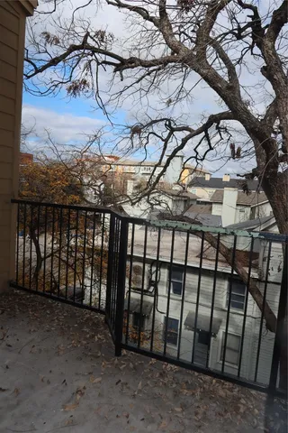 $1,000 | 2802 Nueces Street, Unit 306, Austin, TX 78705