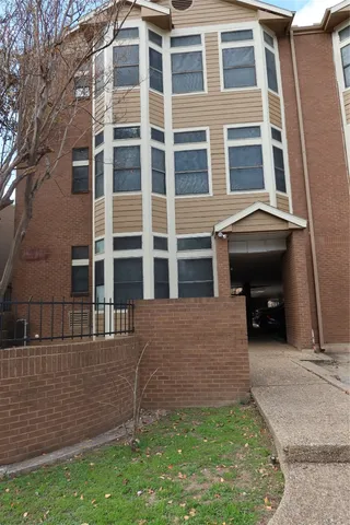 $1,000 | 2802 Nueces Street, Unit 306, Austin, TX 78705