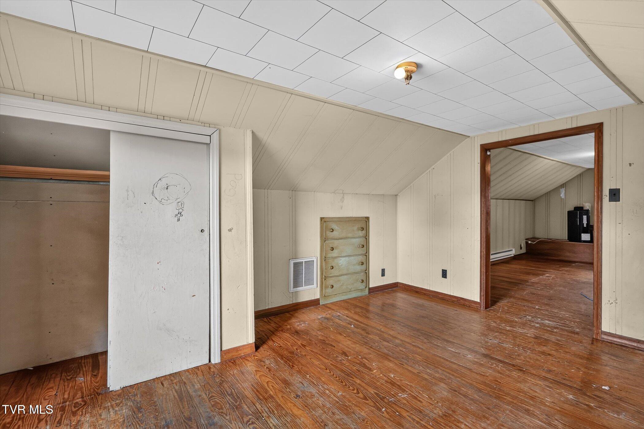 113 Ell Street Greeneville, TN 37743 - Photo 28 of 35 26-113-Ell-St-WindowStill-Photography