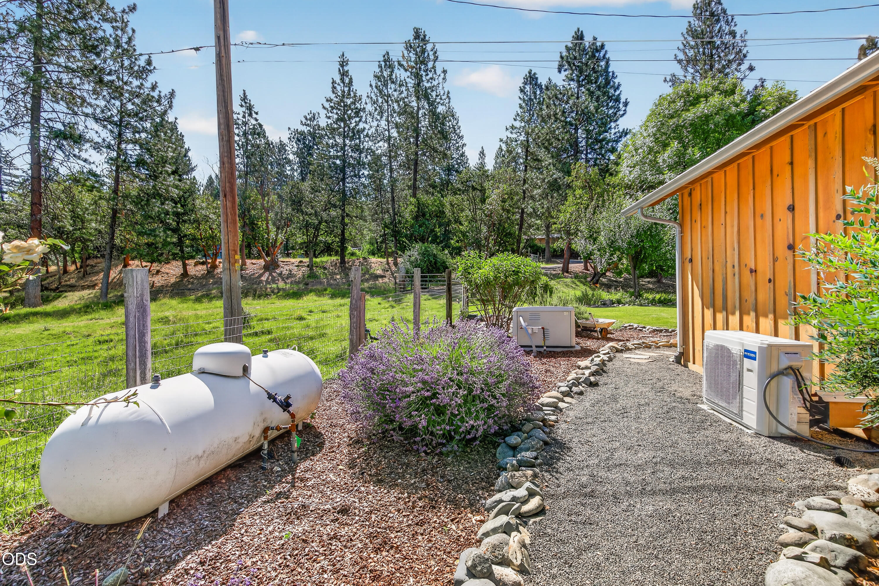 9662 Upper Applegate Road Jacksonville, OR 97530 - Photo 27 of 58