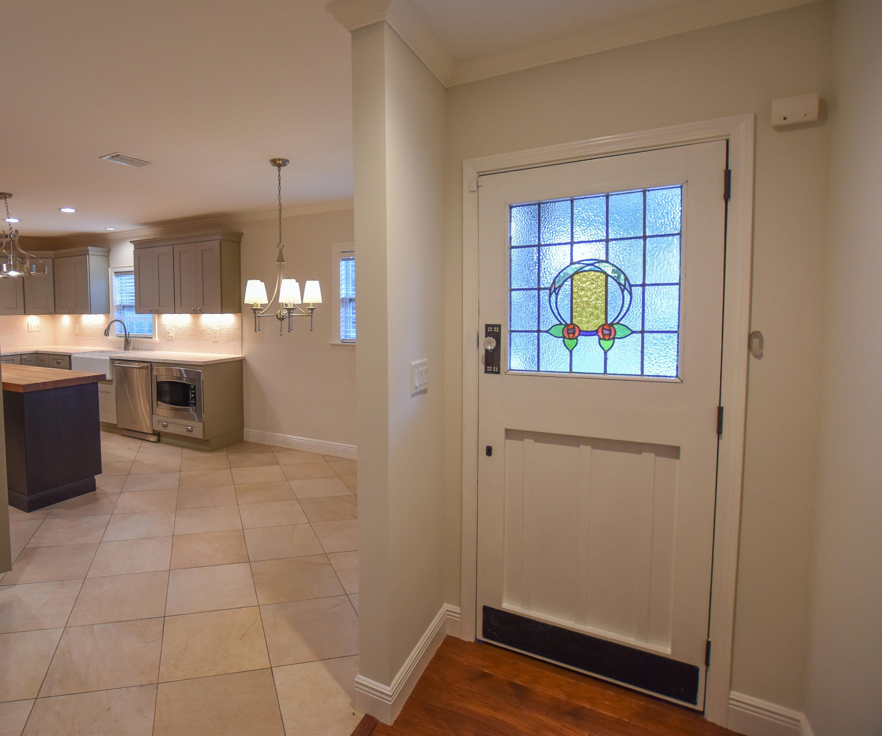 535 Woodlow Road Niceville, FL 32578 - Photo 3 of 42 Front Door to Kitchen