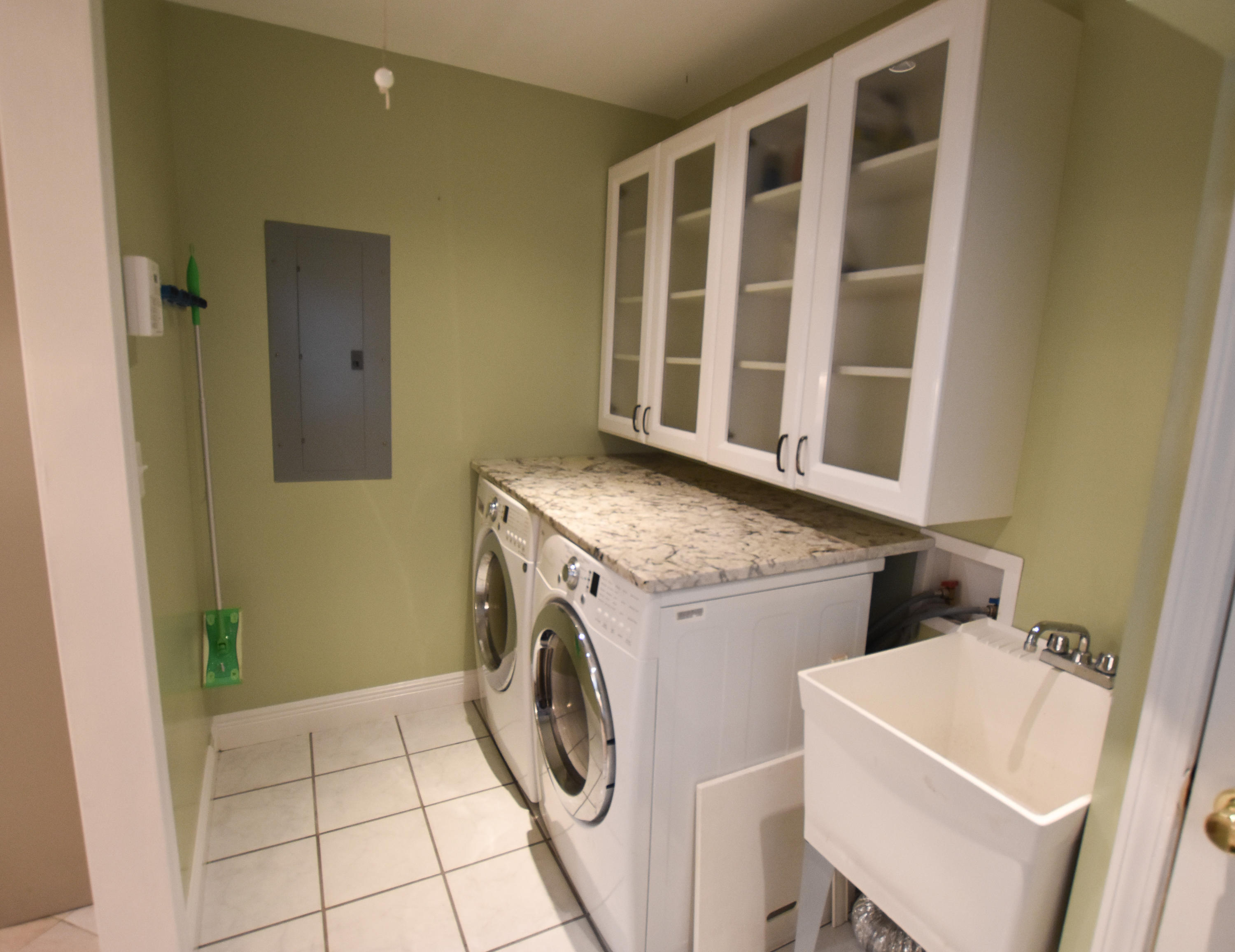 535 Woodlow Road Niceville, FL 32578 - Photo 36 of 42 Laundry 2