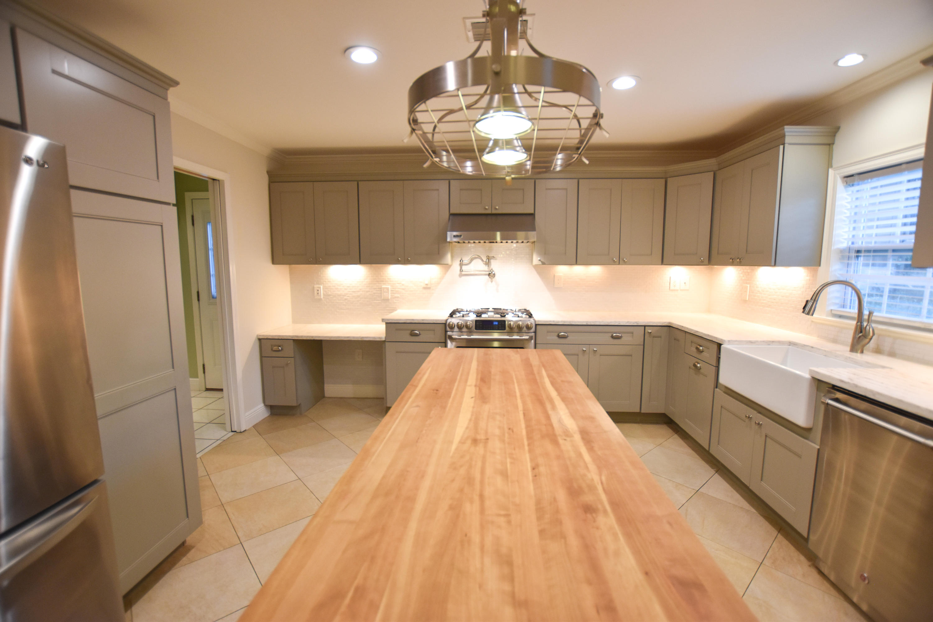 535 Woodlow Road Niceville, FL 32578 - Photo 4 of 42 Kitchen Island to Range