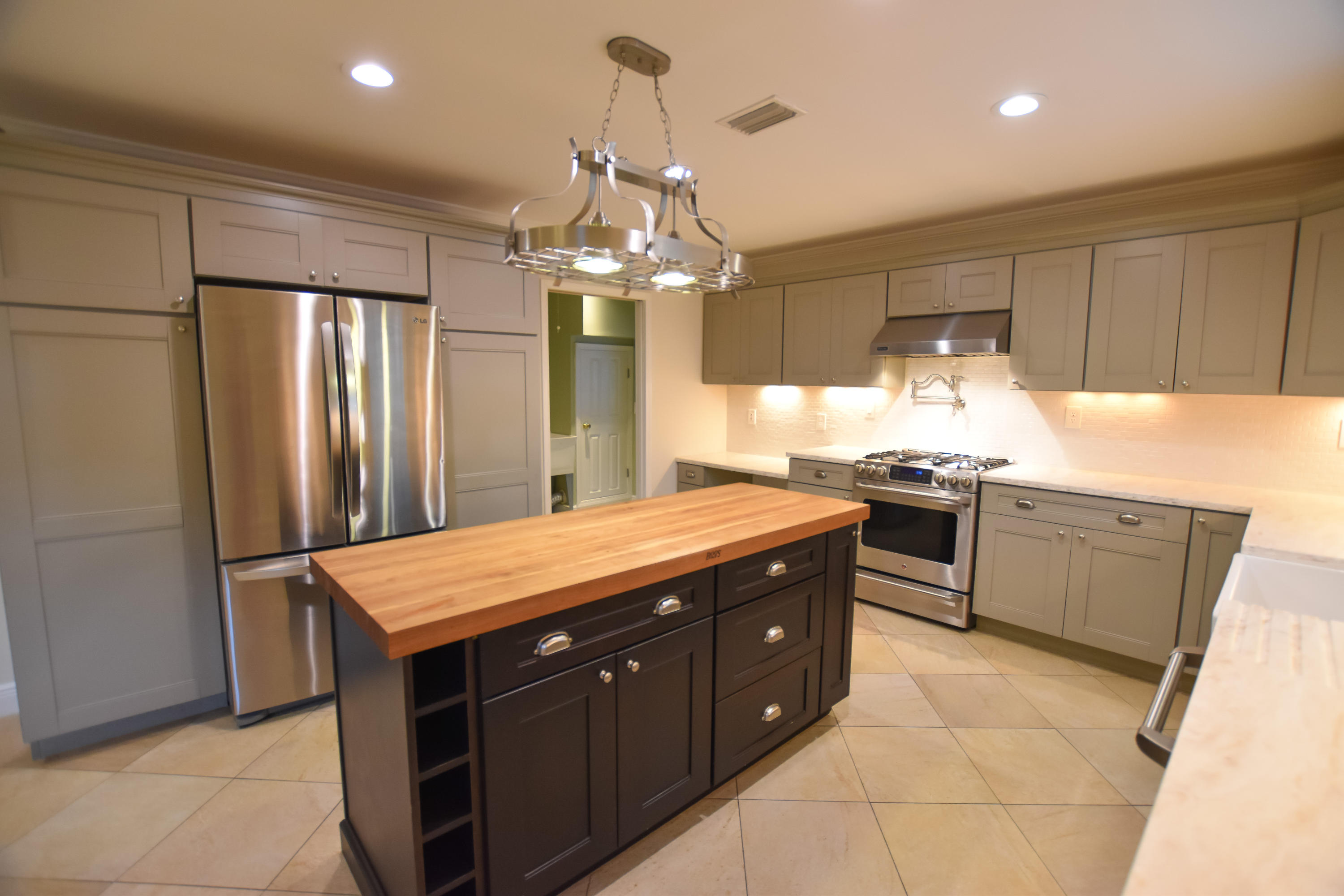 535 Woodlow Road Niceville, FL 32578 - Photo 8 of 42 Kitchen Island