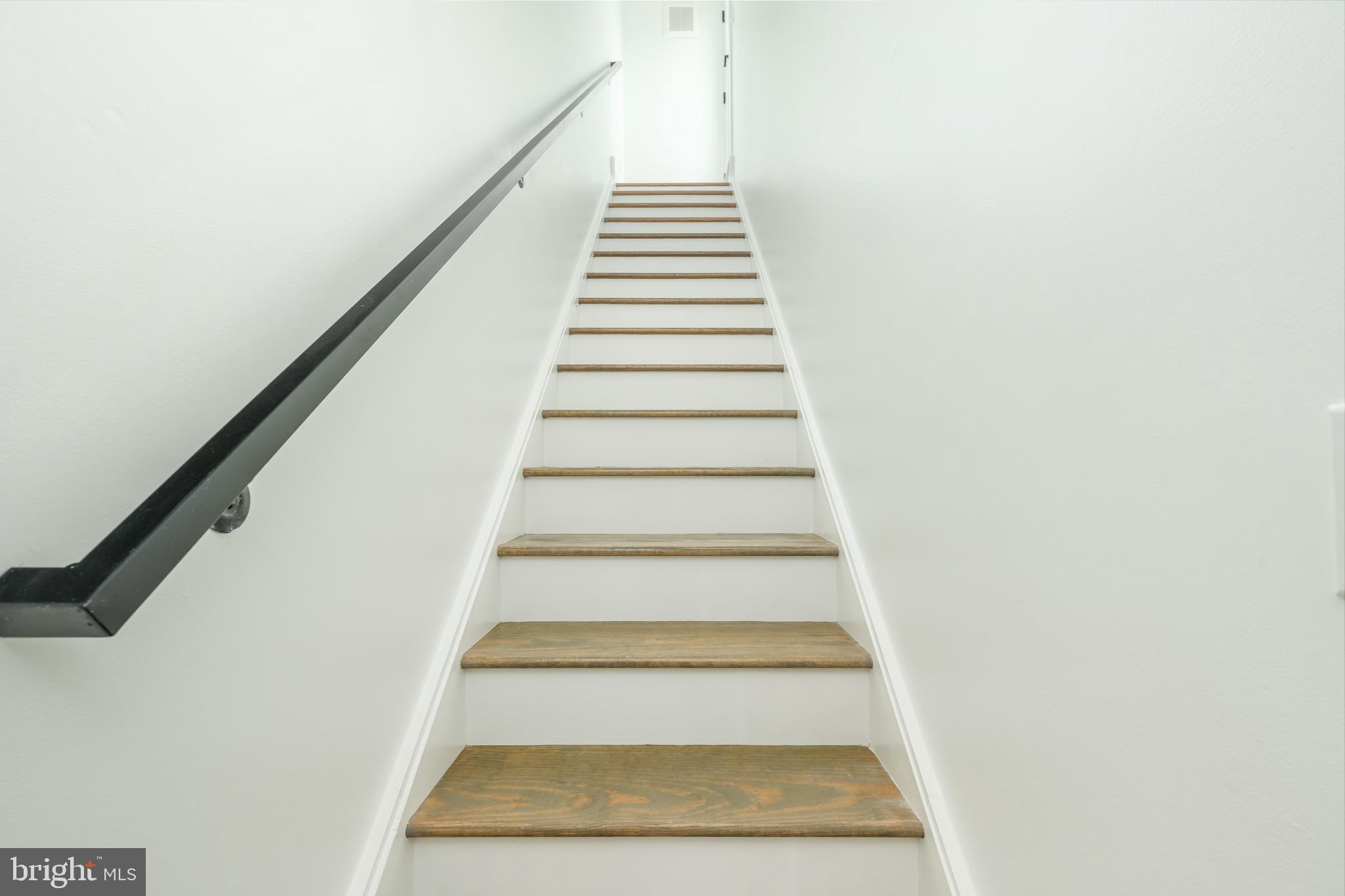 85 East Sharpnack Street Philadelphia, PA 19119 - Photo 44 of 47 a view of entryway