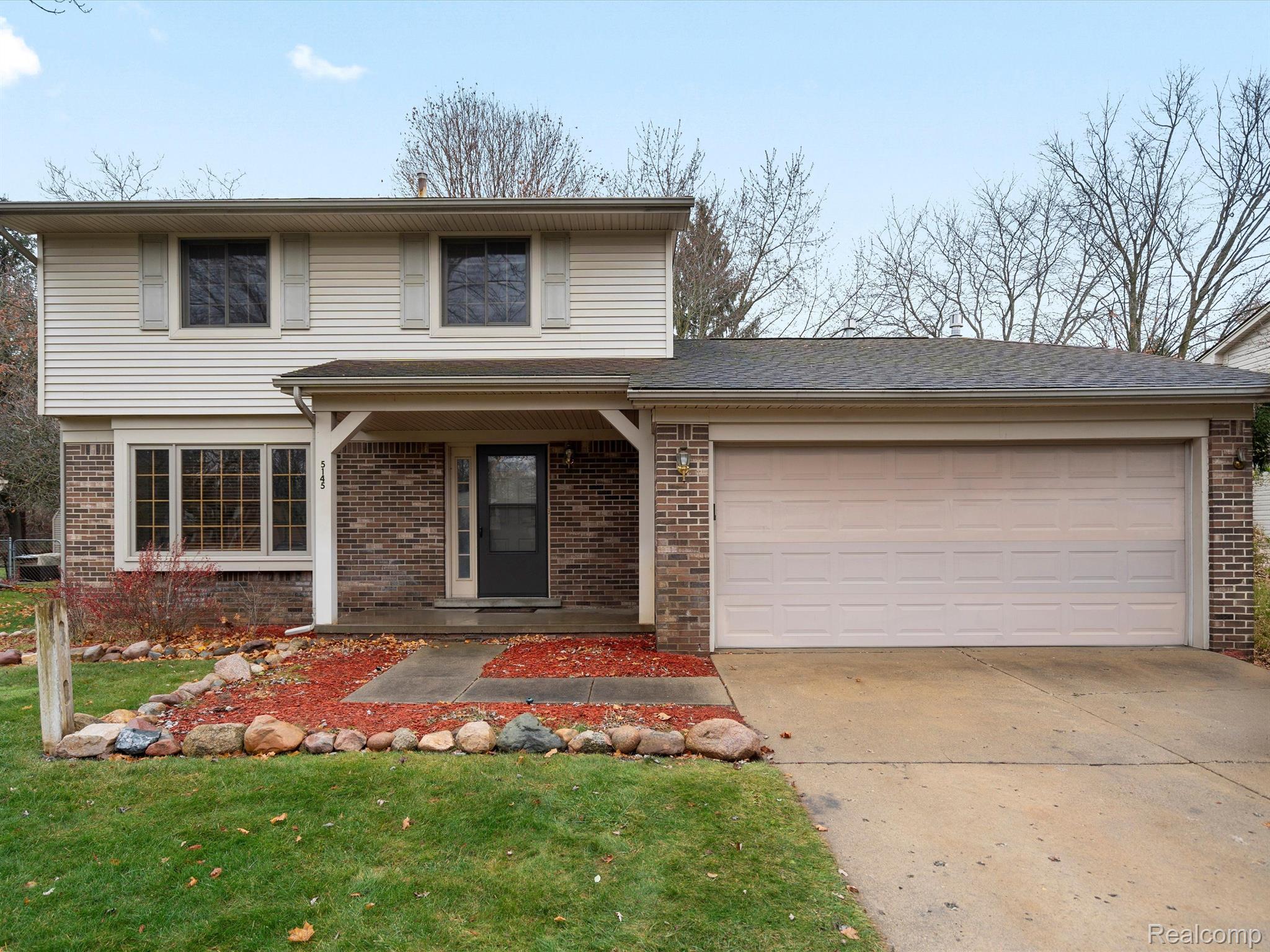 5145 Old Cove Road Clarkston, MI 48346 - Photo 1 of 37 Gallery Image 1