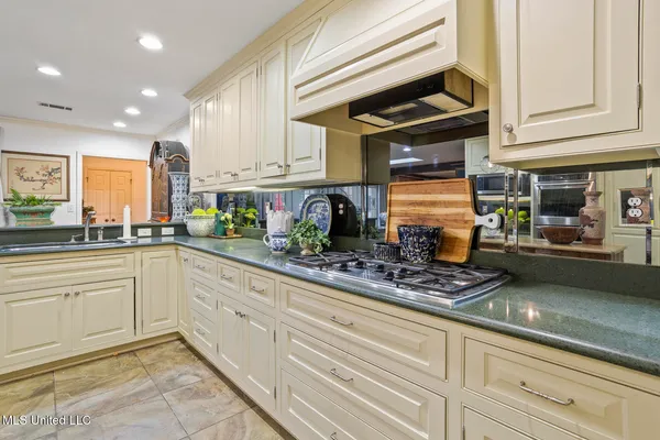 $450,000 | 1512 Eastover Drive, Jackson, MS 39211