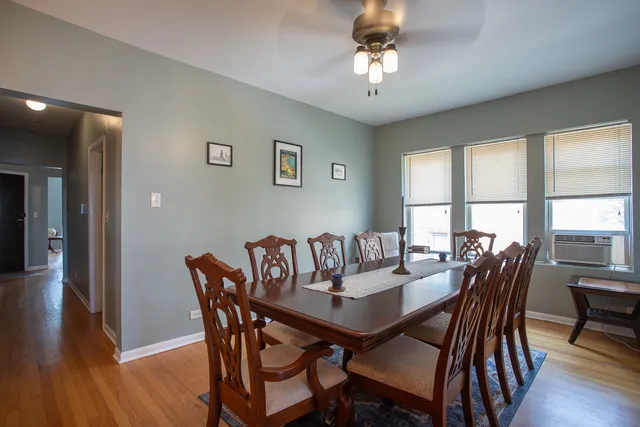 $2,100 | 2048 West Fargo Avenue, Unit 3W, Chicago, IL 60645