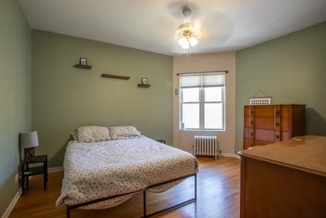 $2,100 | 2048 West Fargo Avenue, Unit 3W, Chicago, IL 60645